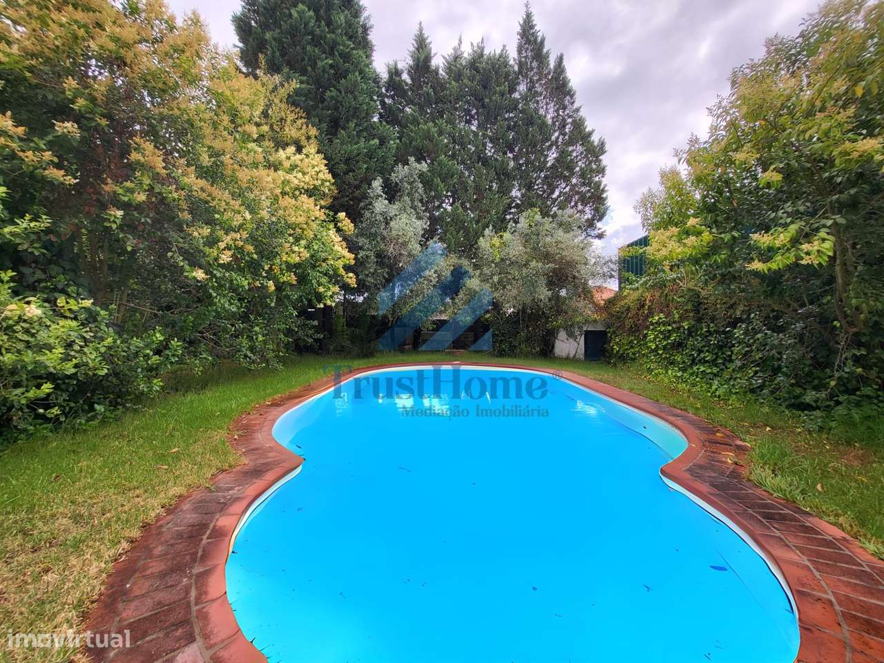 MoradiaV5 com jardim, piscina e ginásio no centro de Coruche - Grande imagem: 5/60