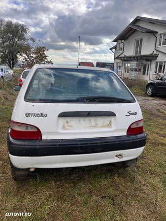 Dezmembrez piese Citroen Saxo - 1