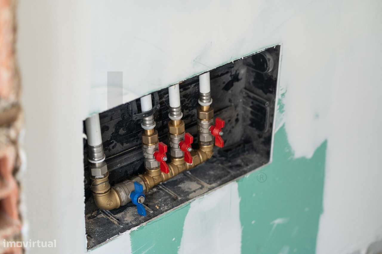 Apartamento T2 Transformado em 3 Estúdios – Bairro Norton de Matos, Co-25