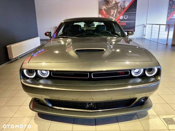 Dodge Challenger 5.7 R/T - 4