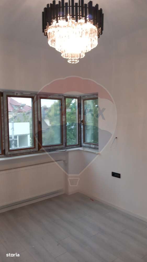 VANZARE Apartament cu 3 camere in zona Dacia-10