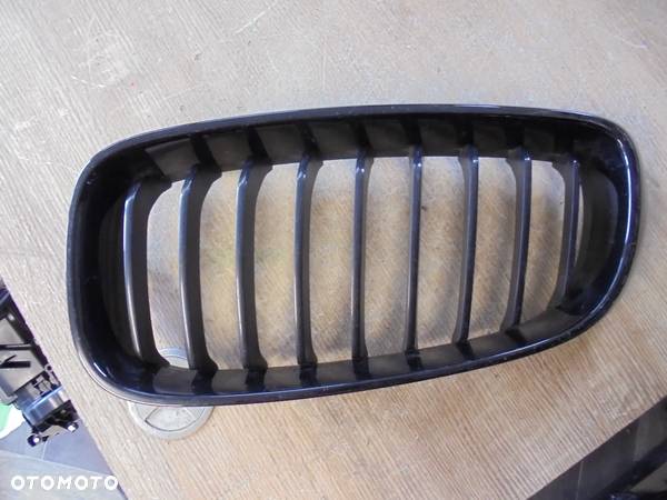 BMW 3 F34 GRILL ATRAPA NERKA LEWA - 1