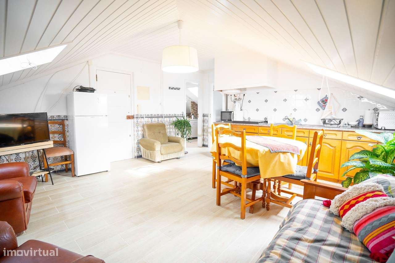 T1 NA ERICEIRA COM VISTA MAR - Grande imagem: 4/17