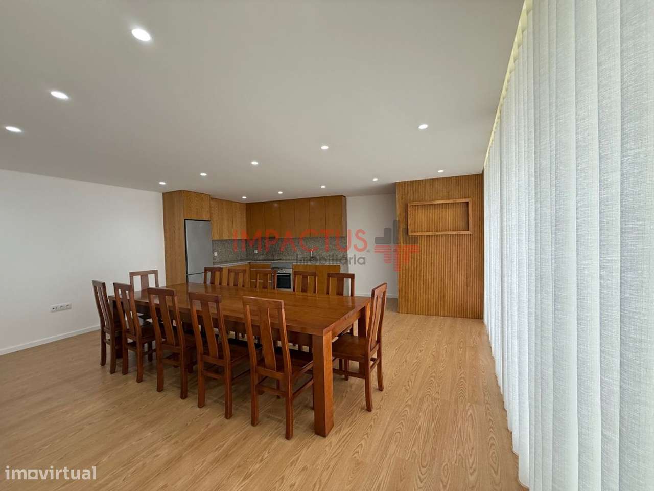 Imponente Moradia isolada com terreno de 1195m2-17