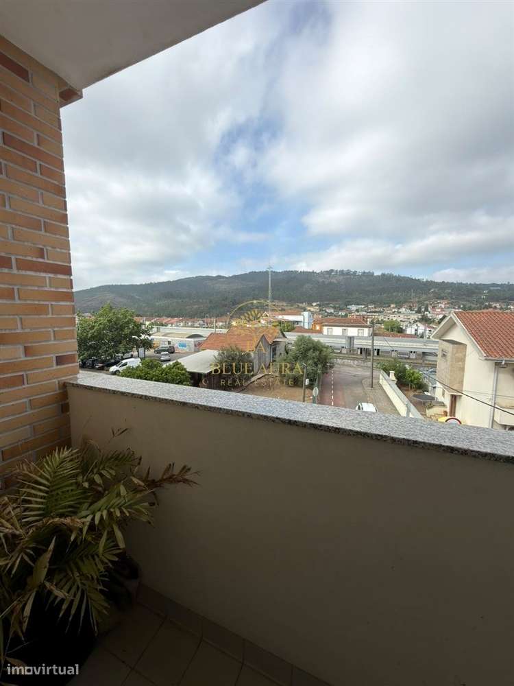 T3 Valongo , em zona residencial tranquila.-19