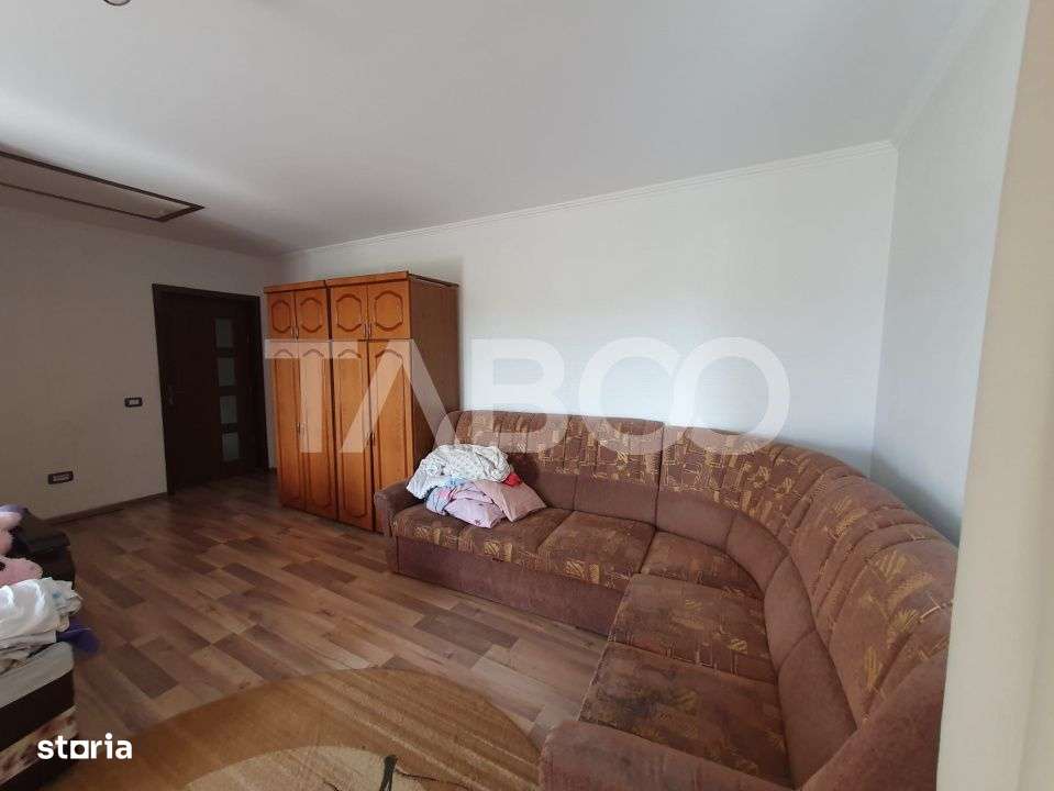 Casa 5 camere 3 bai 2 terase garaj magazie de vanzare 180 mp utili-9