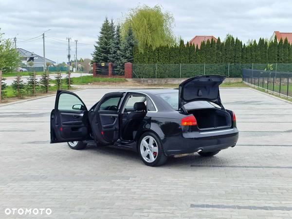 Audi A4 Avant 2.0 TDI DPF Quattro - 11