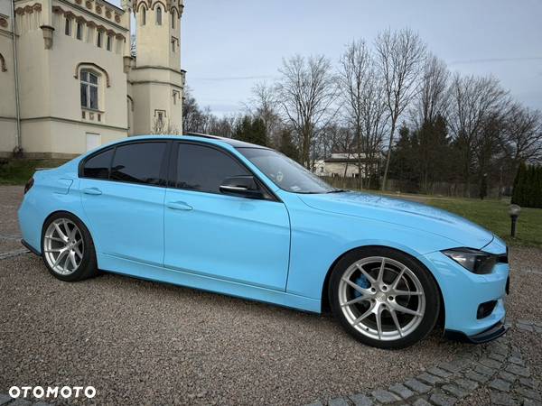 BMW Seria 3 328i Touring Sport Line - 3