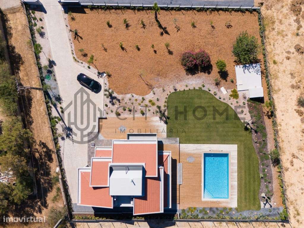 Moradia T5 +2 isolada com vistas panorâmicas em Fonte Santa- Quarteira - Grande imagem: 3/27