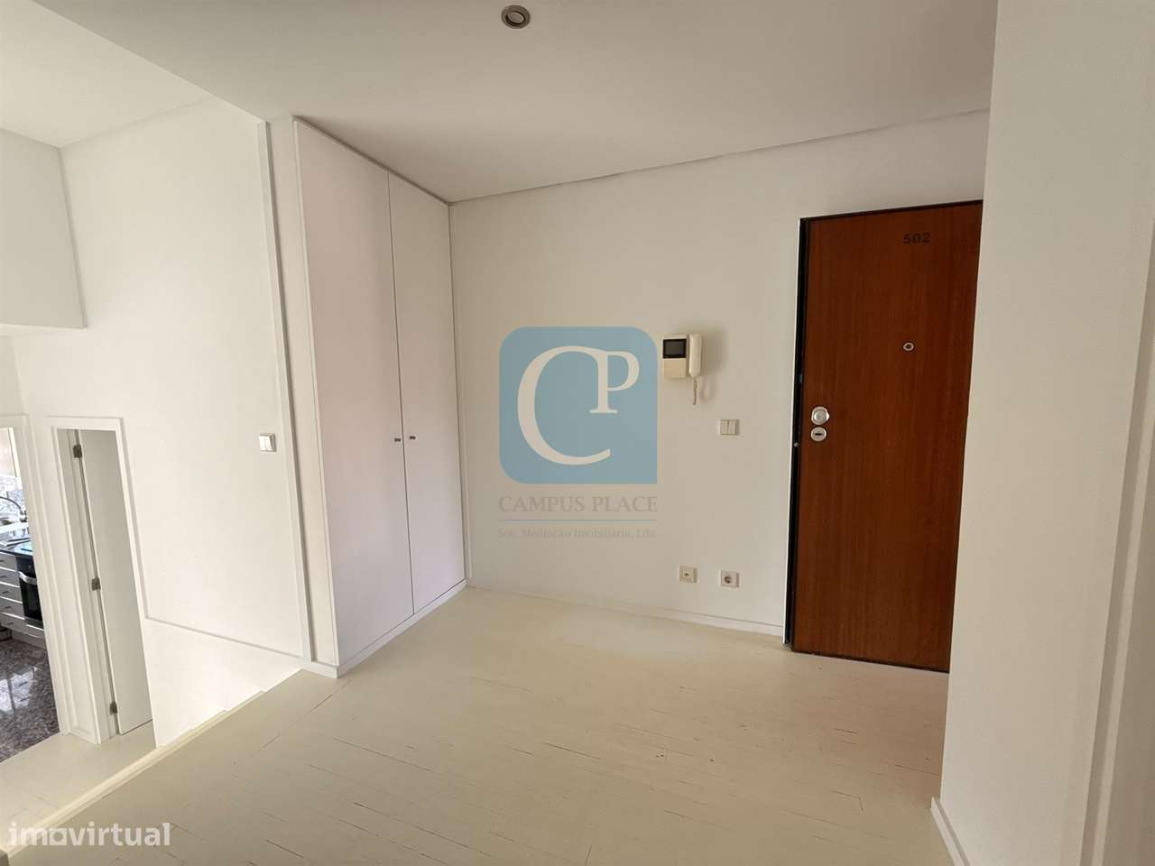 Apartamento T2 com lugar de garagem e arrumos em Vermoim na Maia-10