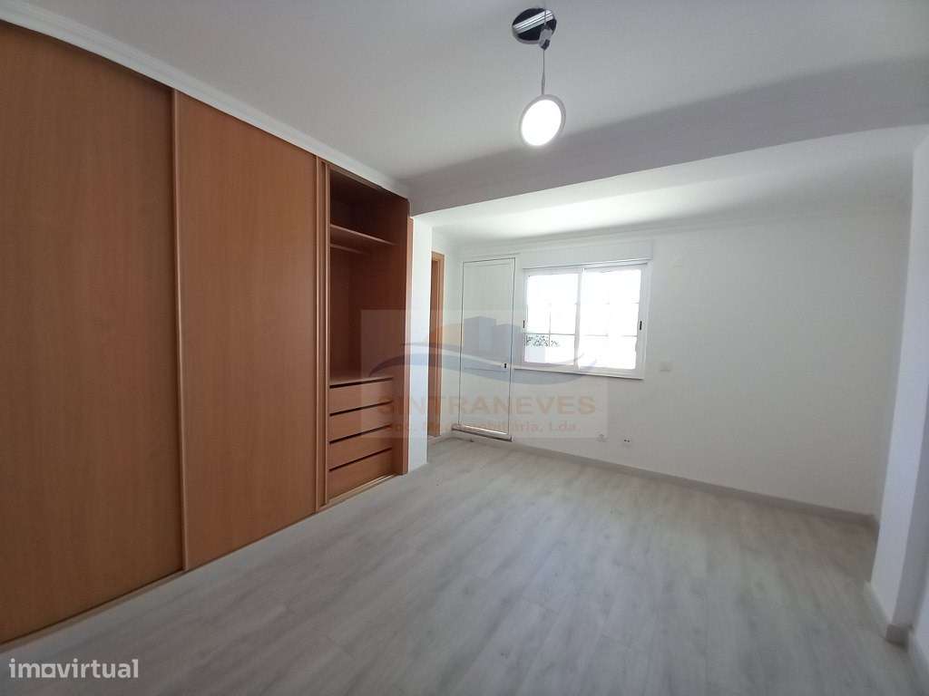 Moradia T3+T3 totalmente remodelada, com terraço, 4 casas de banho,...-28