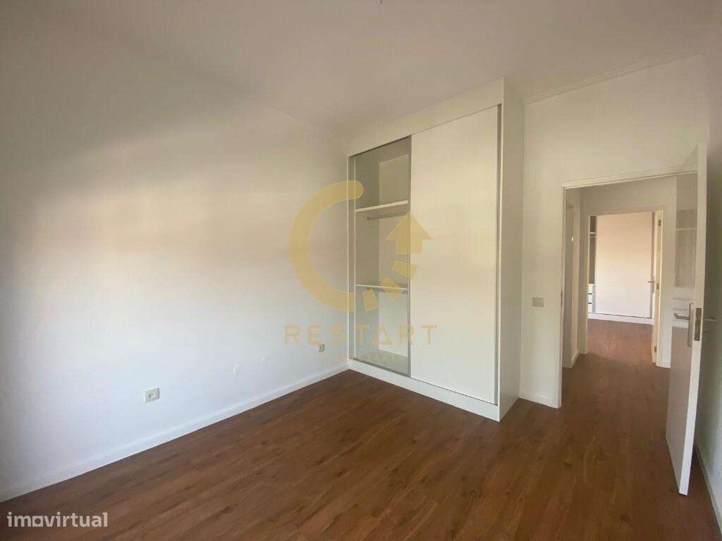 T3 em Águas Santas com 3 frentes, totalmente renovado com muita lumino-20