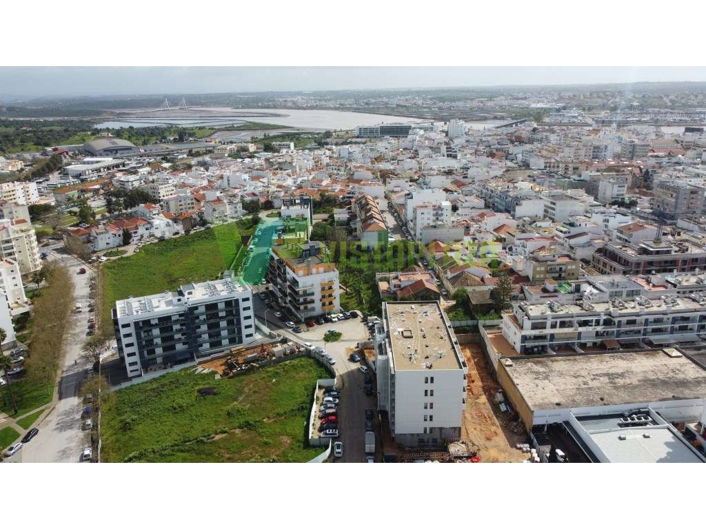 Apartamento T3 Moderno com Piscina e Garagem na Horta de São Pedro,... - Grande imagem: 4/26