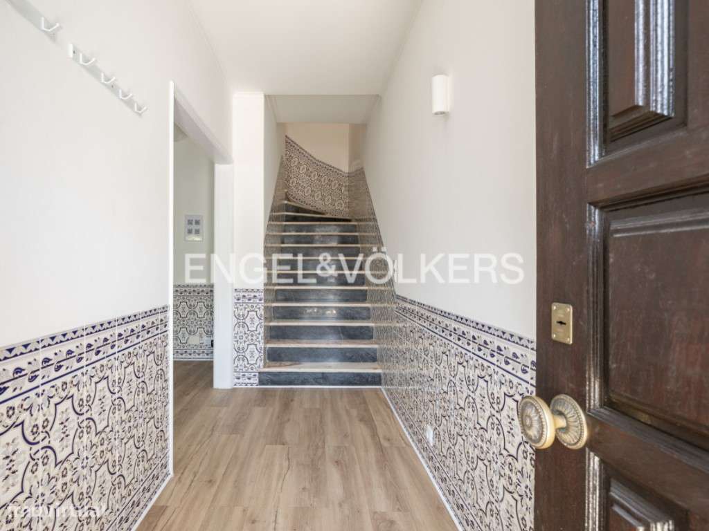 Moradia T4+3 remodelada na Charneca da Caparica-5