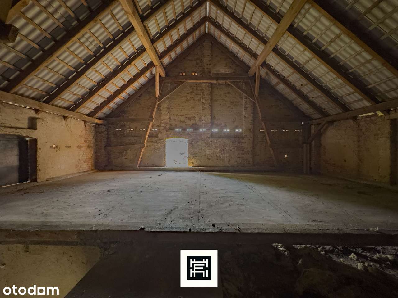 Industrialna stodoła, wielki teren i las–czy to będzie Twoje miejsce?-7