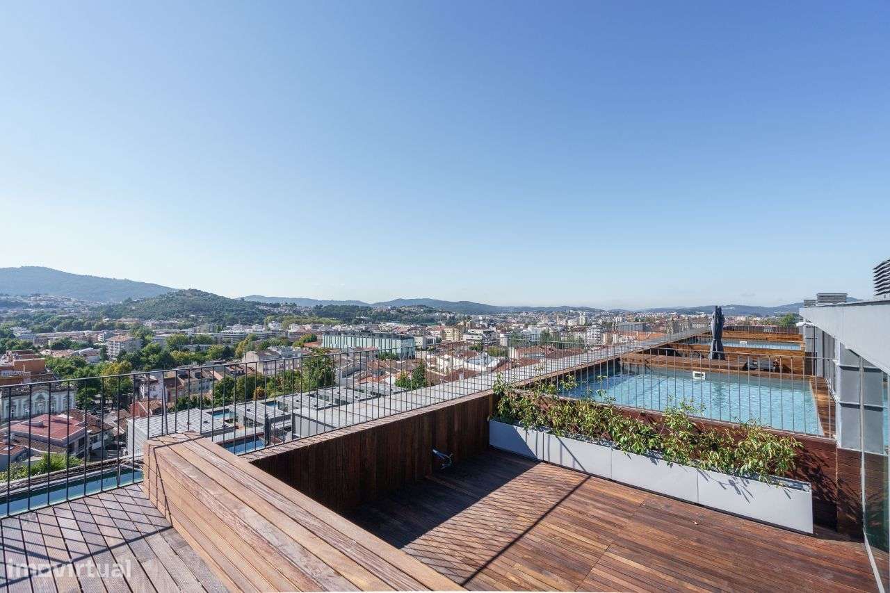 Penthouse Luxuosa com Piscina e Vistas 360º no Coração de Braga-51