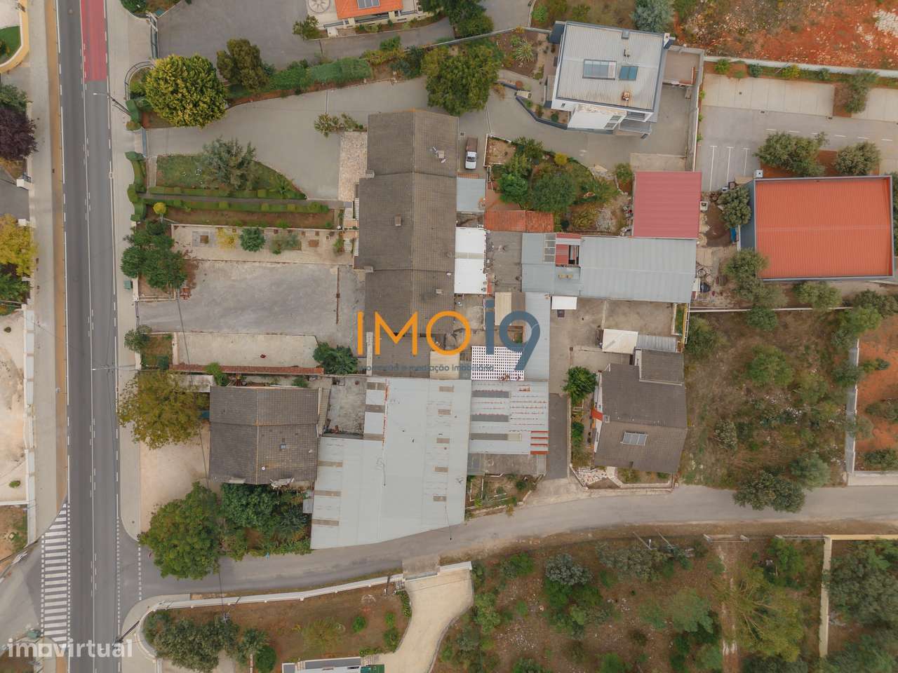 Moradia T4 + arrumos em Boleiros - Fátima-21