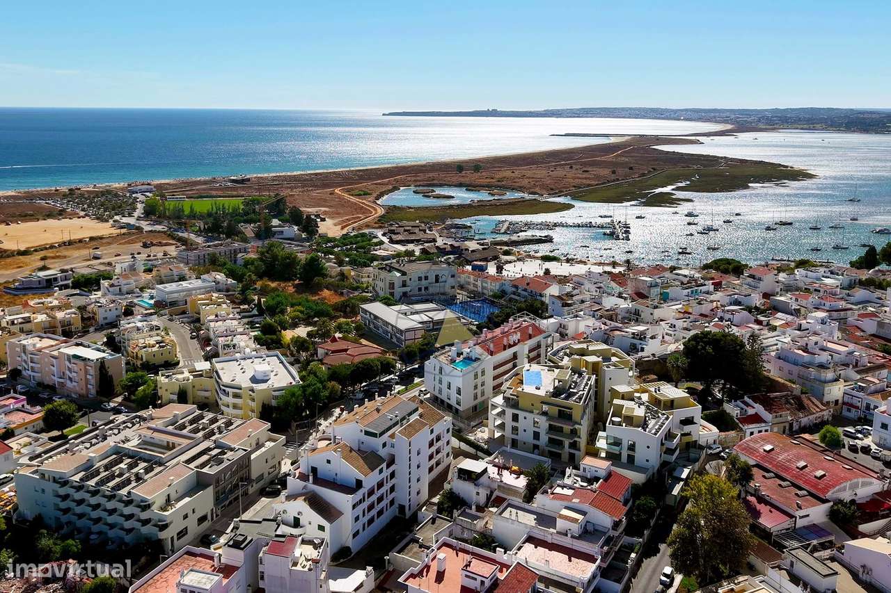 Apartamento com dois quartos , dois lugares de estacionamento e Piscin-36