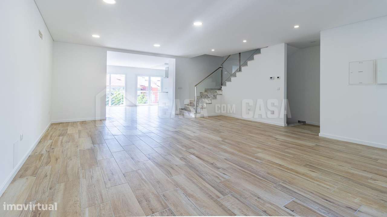 Moradia em Banda V4+2 em Orgens - Grande imagem: 3/16