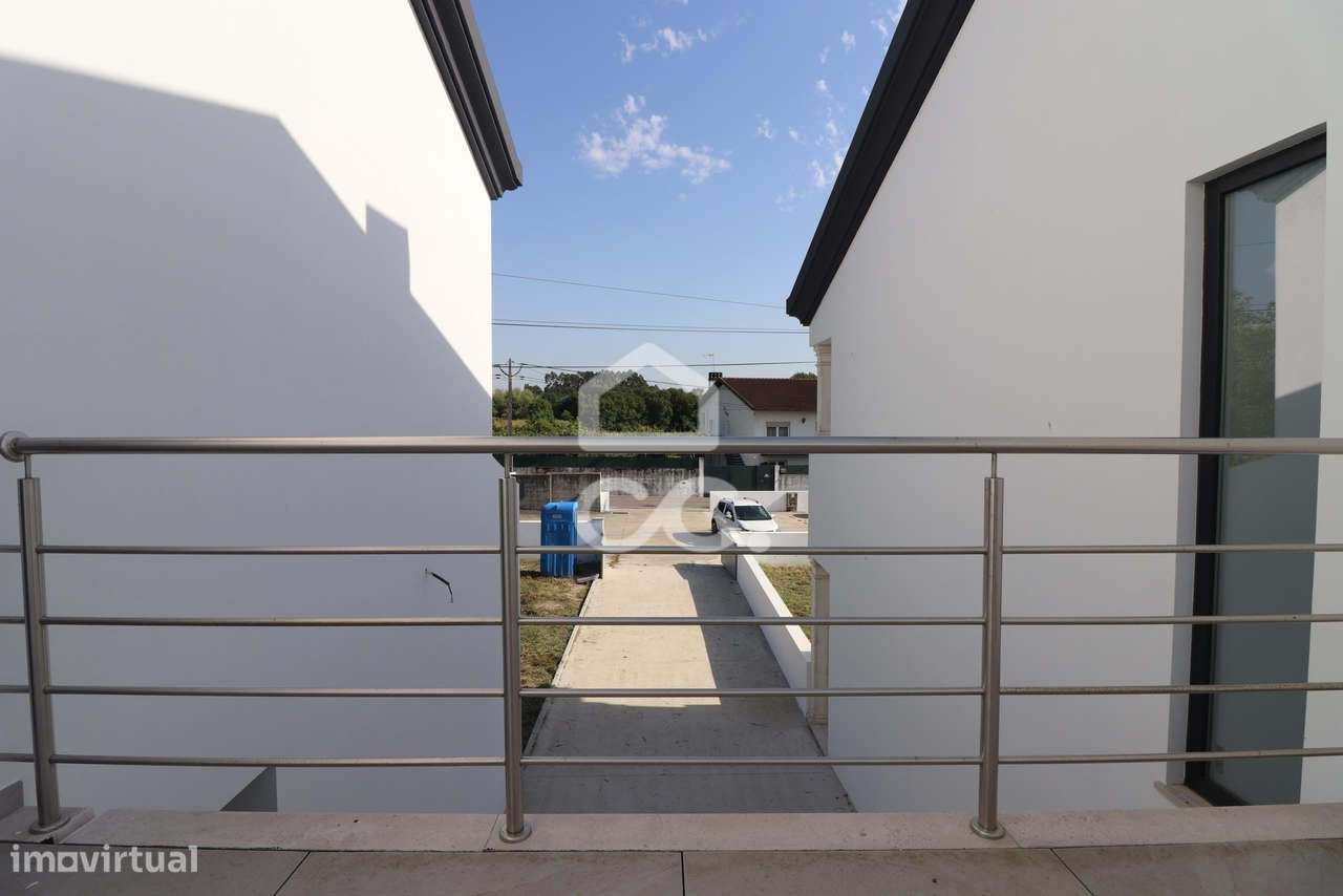 Moradia T3 nova em Arazede-15