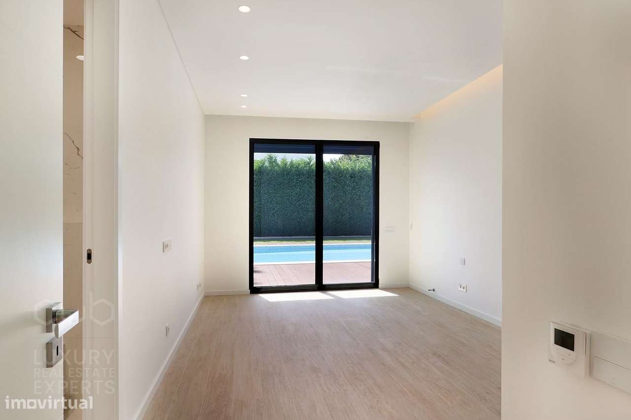 Moradia de Luxo T5 com Piscina na Herdade da Aroeira | Condomínio Priv-32