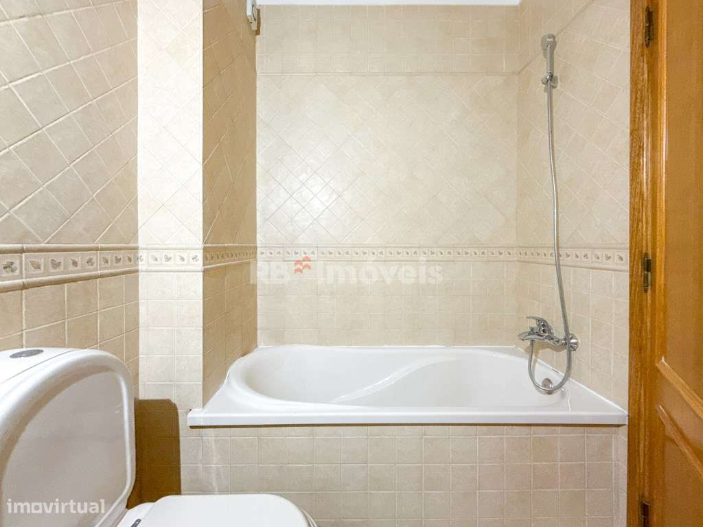 Apartamento T3 novo com garagem-9