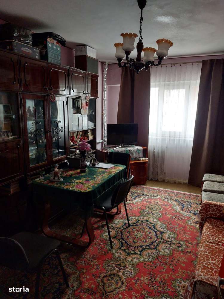 Decomandat, trei camere, bilateral, Calea Bucuresti-Lidl-1