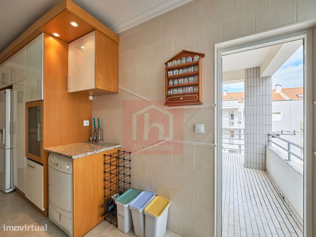 Apartamento duplex T2+3 em São Francisco.-11