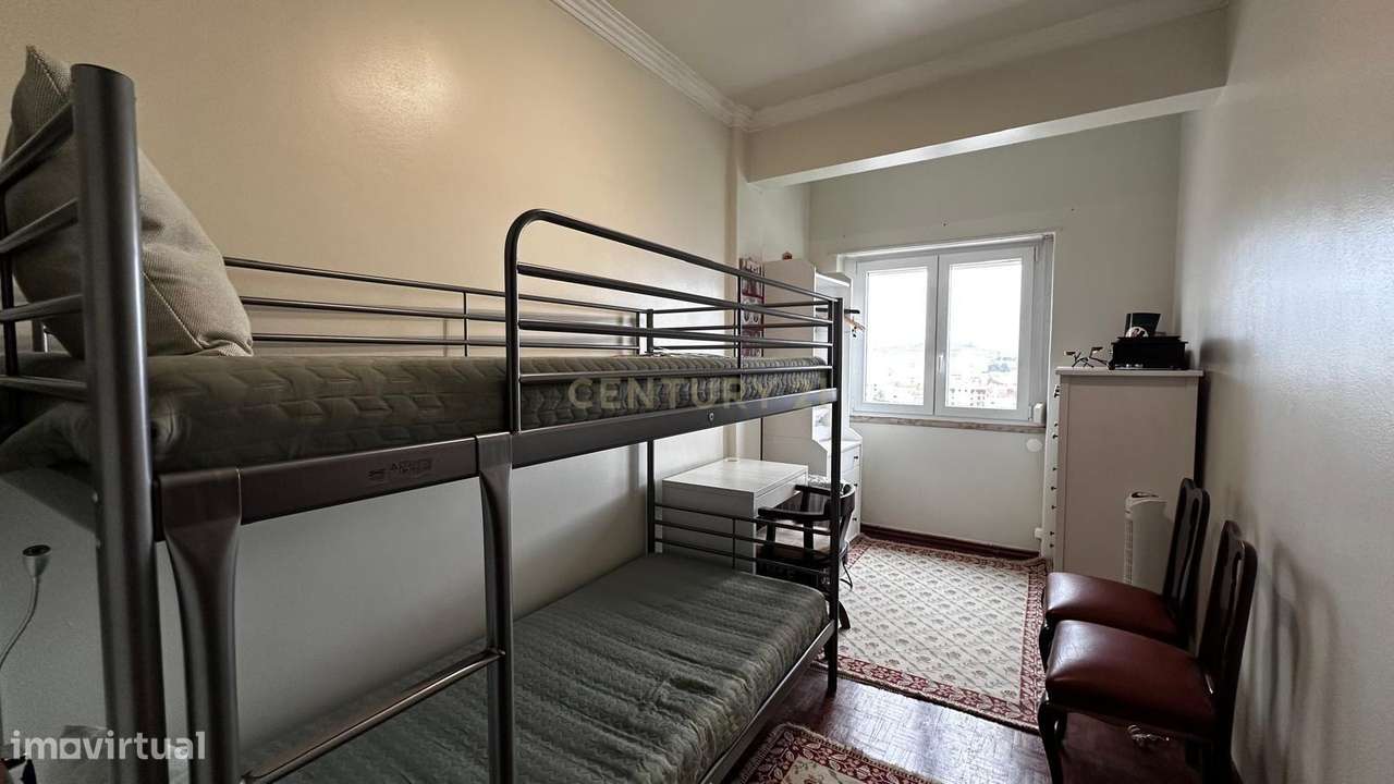 Apartamento T4 à Venda em Benfica – 9.º Andar com Vista Desafogada | E-33