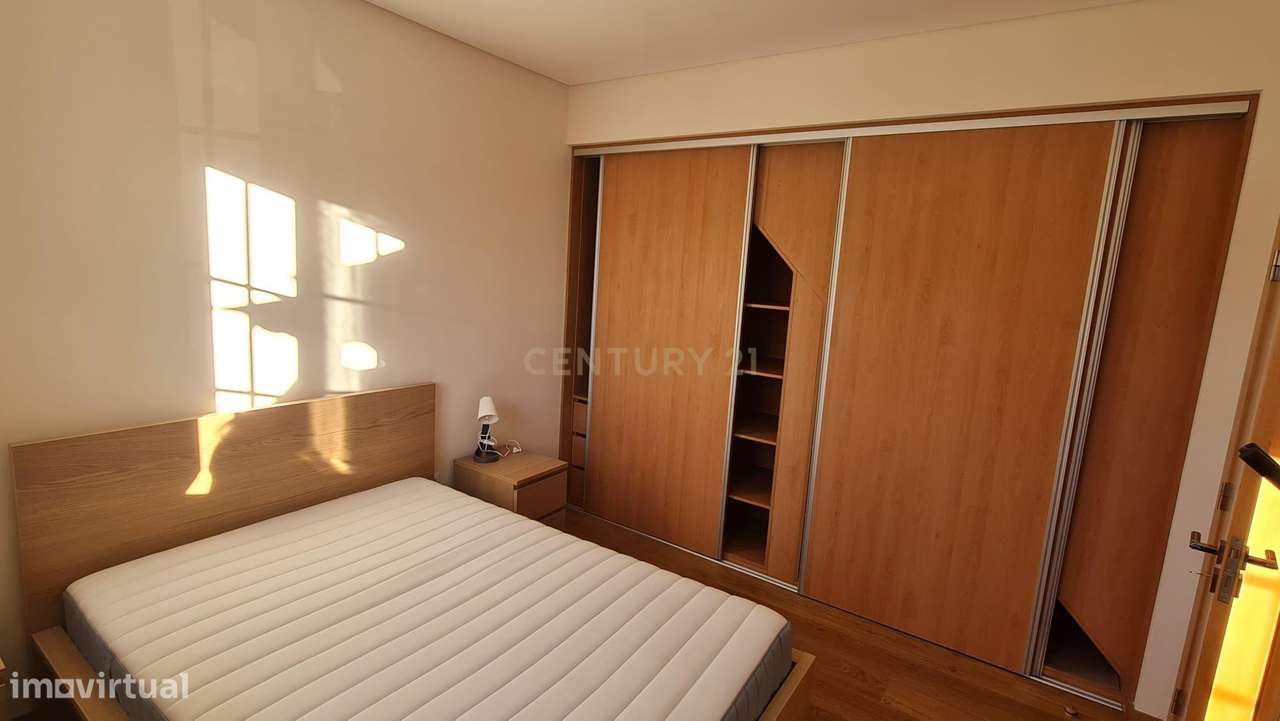Moradia T2 Totalmente Renovada no Emblemático Bairro Camões – Entronca-4