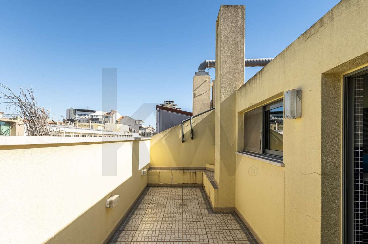 Magnífico T2 no Edíficio "Picoas Terrace" c/ estacionamento e inúmeras-5