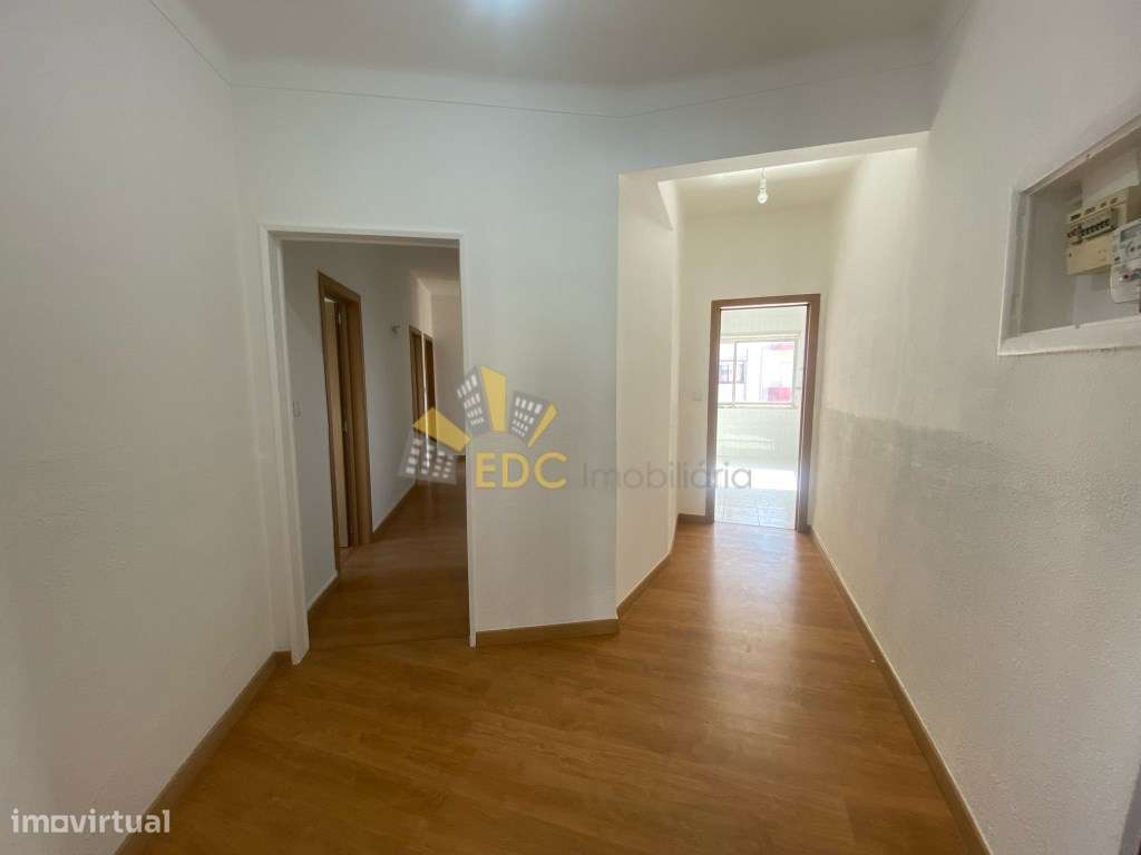 Apartamento T4 com Grande Potencial e Ótima Localização | Localizad...-32
