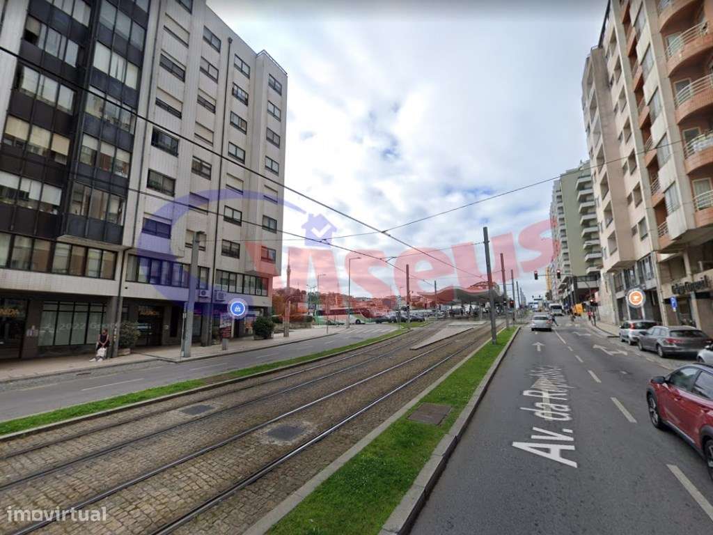 Apartamento T2 Avenida Santo Ovídio-0