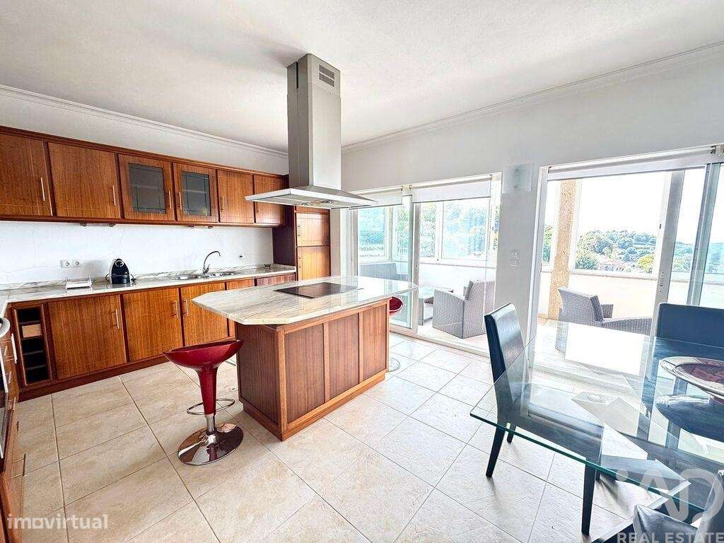 Casa T4 em Paredes de Coura e Resende de 190,00 m2 - Grande imagem: 3/20