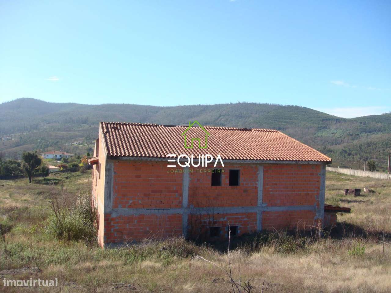 Moradia em construção, Tipologia T-5, na Freguesia de Sobreira, Conc - Grande imagem: 4/27