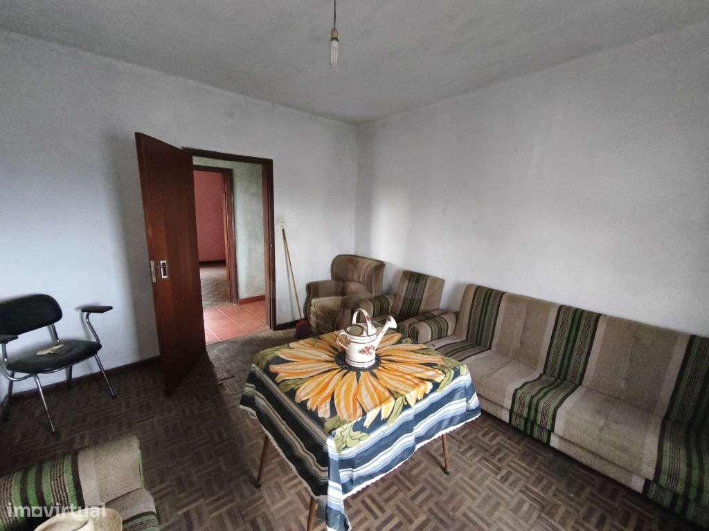 Moradia com vistas para a Serra da Estrela. Fantástica oportunidade!-5