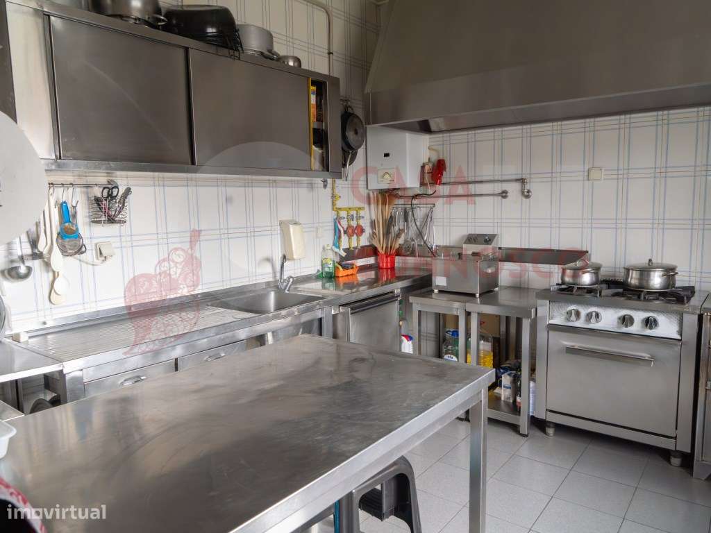 Imóvel Multifuncional com Elevado Potencial de Rentabilidade-11