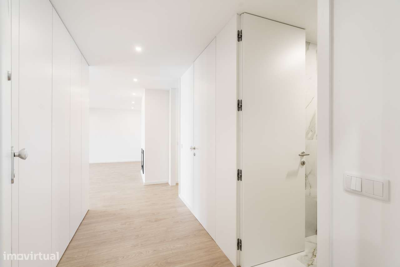 Exclusivo T3 Novo no Último Piso | 196 m² | Duas Frentes-7