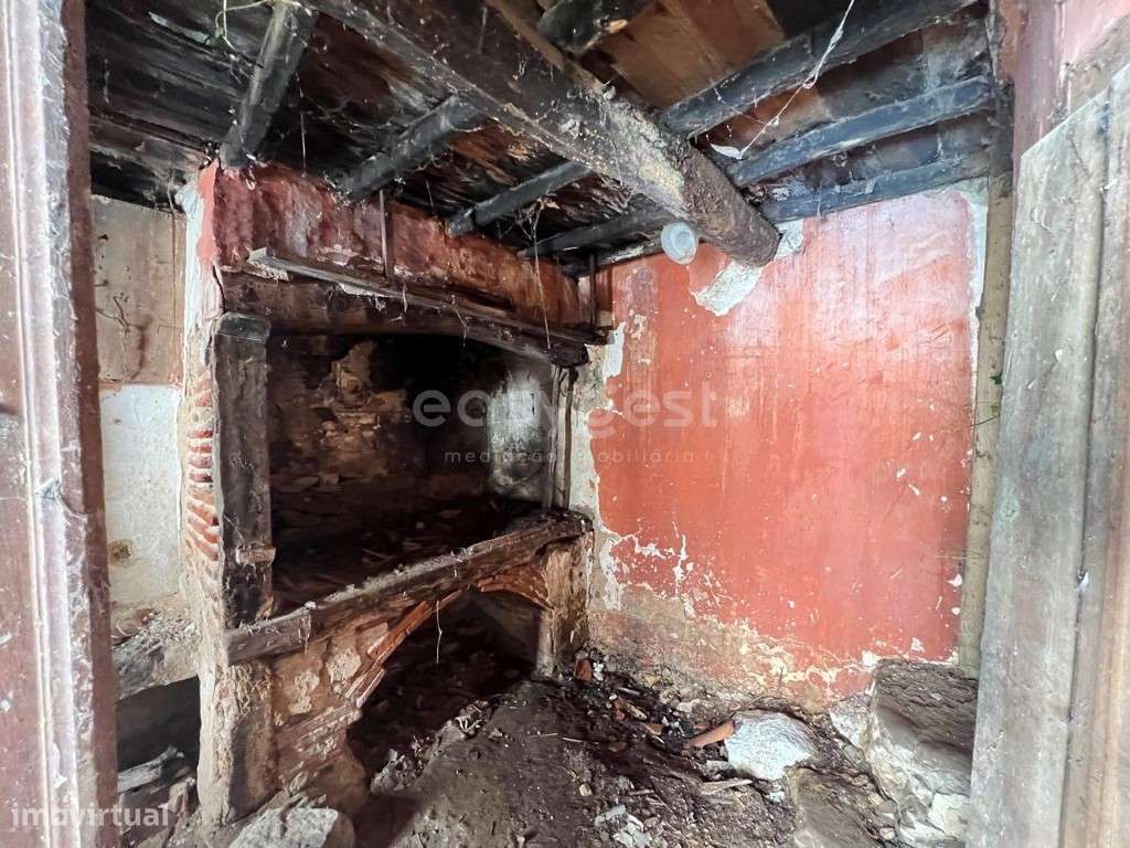 Moradia Rústica para recuperar em Sobral da Lagoa em Óbidos - Grande imagem: 3/12