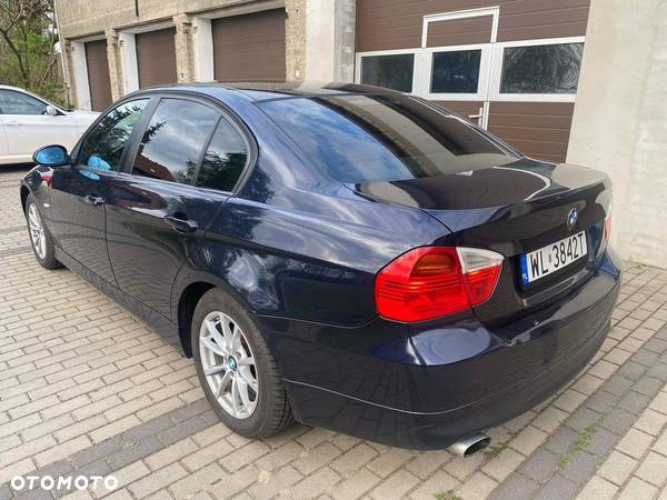 BMW Seria 3 318d DPF - 4