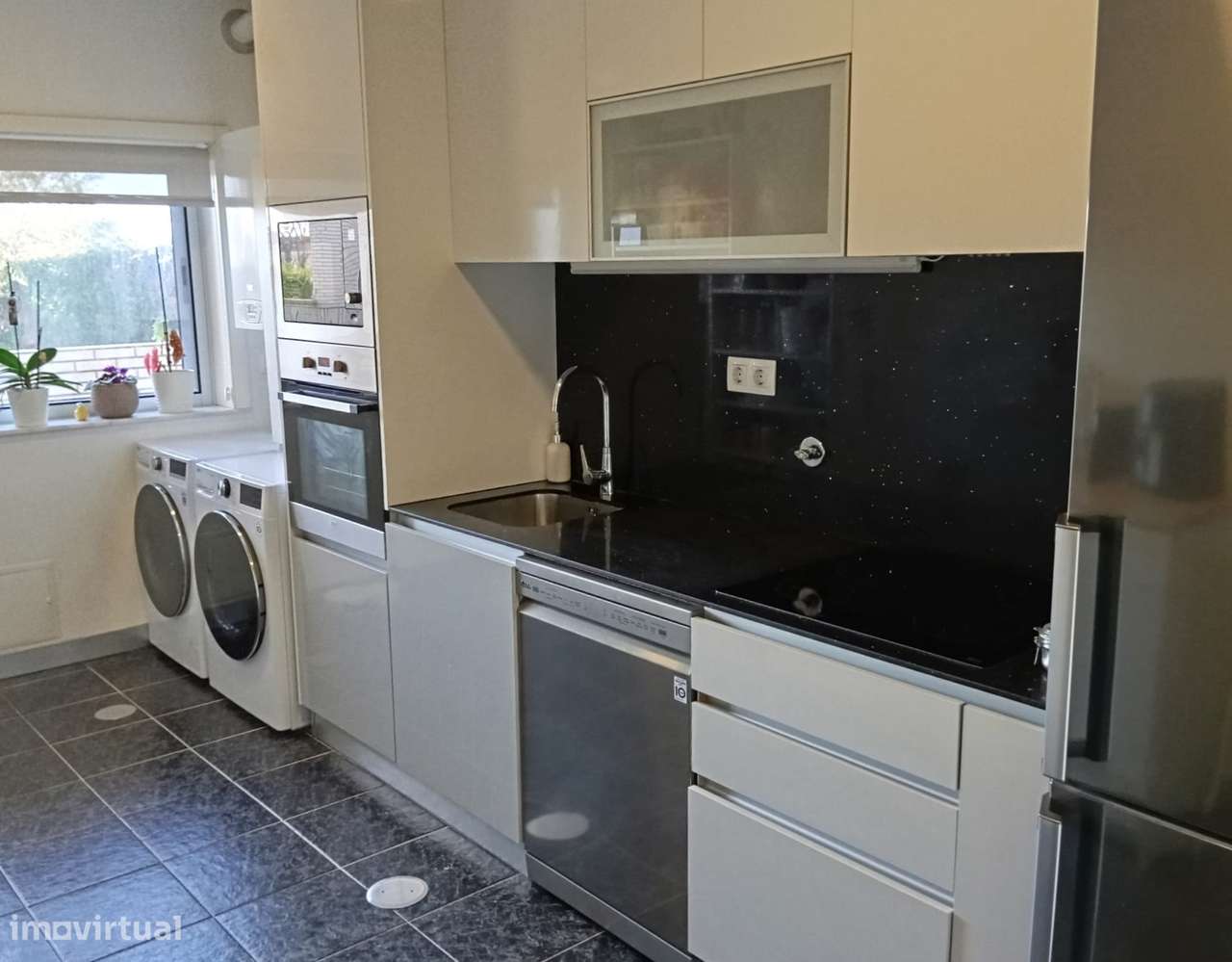 Fantástico apartamento T2 com terraço em condomínio fechado em Canelas - Grande imagem: 5/34