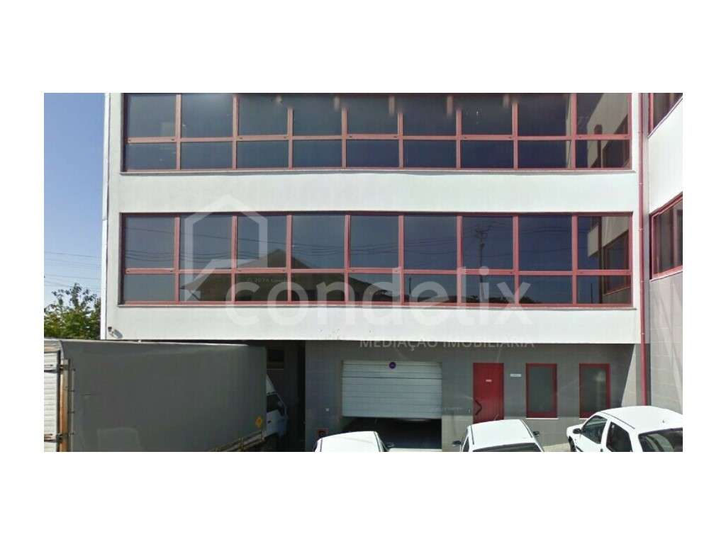 Prédio multifuncional para venda em Felgueiras - Grande imagem: 4/27