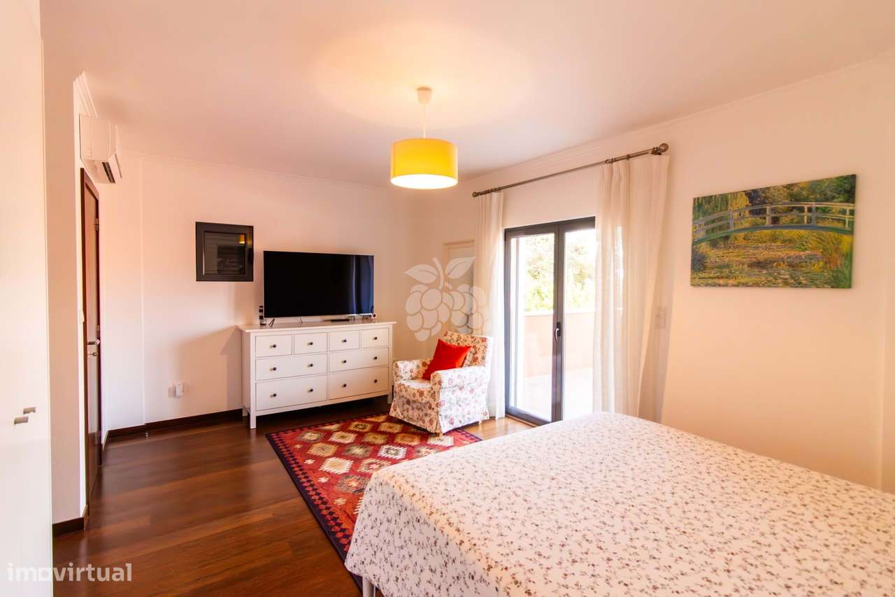 Apartamento T4 Duplex Costa da Guia-42