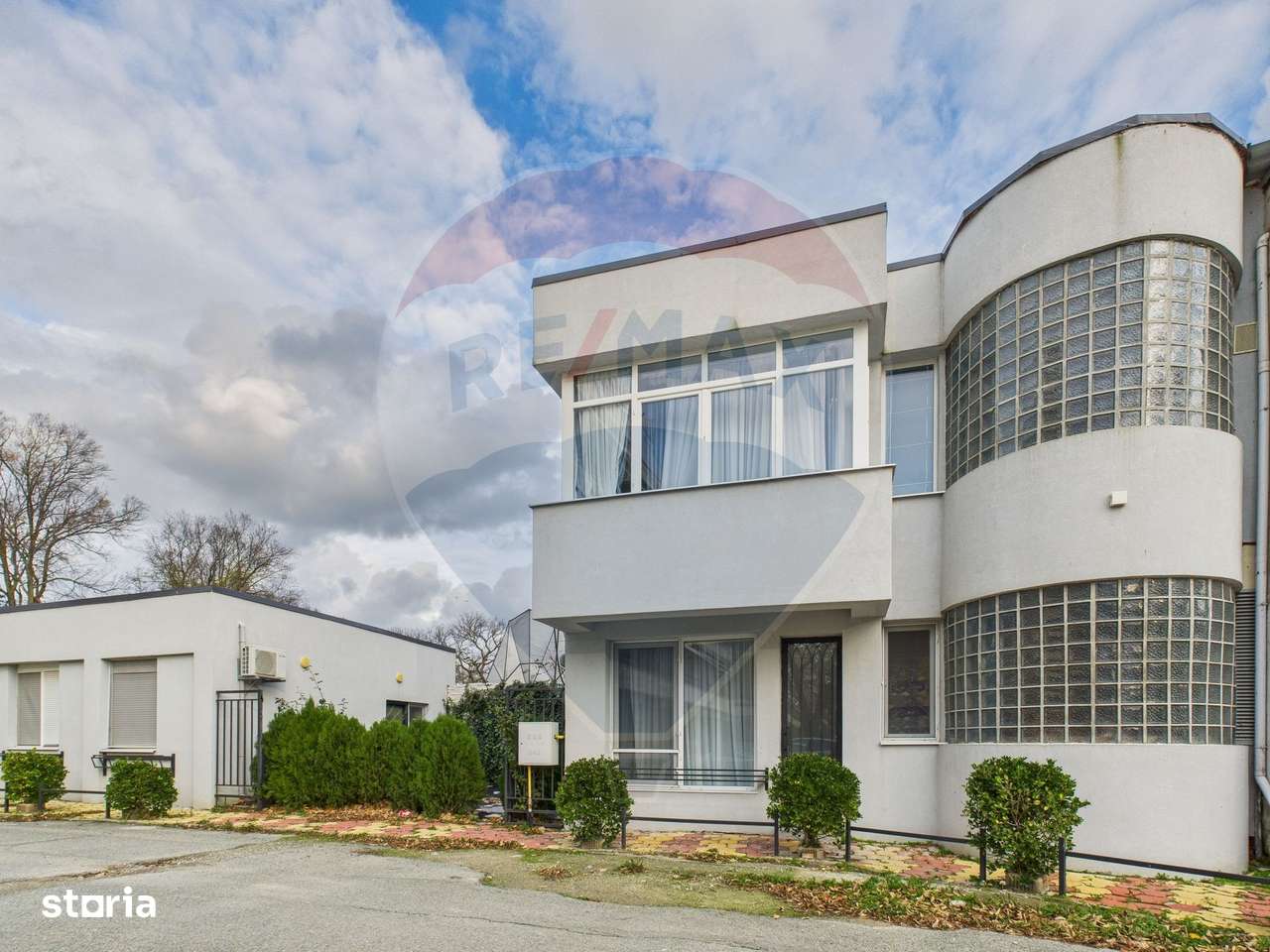 Casă / Vilă cu 5 camere de vânzare în zona Central-0