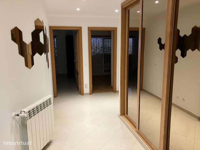 Lisboa Sul Almada Duplex T3 +1, com garagem-7