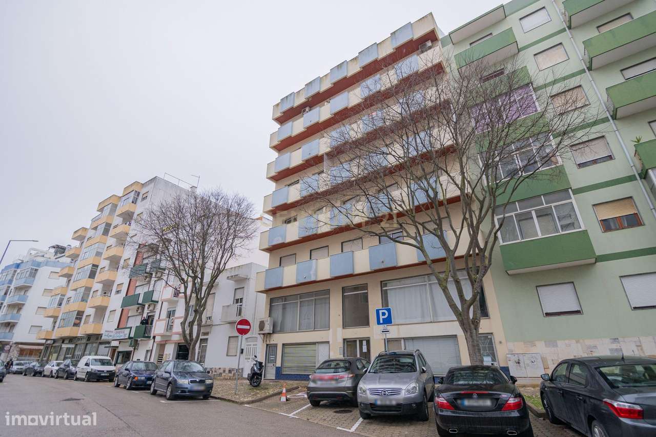 NÃO PERCA ESTA GRANDE OPORTUNIDADE! APARTAMENTO T3 DE GRANDES DIMENSÕE - Grande imagem: 4/34