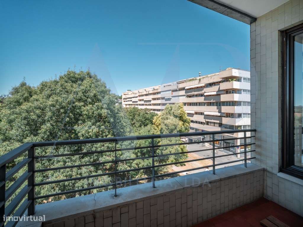 Apartamento T3 de Excelência na Av. de Londres-5