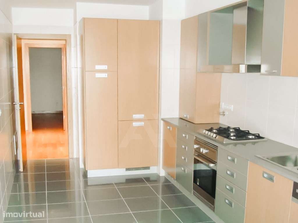 Apartamento T3 em S. Domingos de Rana com Estacionamento - Grande imagem: 4/14