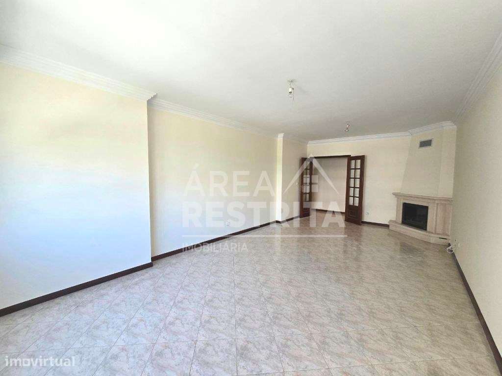 Apartamento T2 c/Parqueamento, na Cavaleira - Algueirão-8