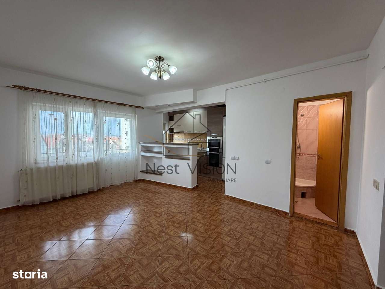 Apartament spațios cu 4 camere cu garaj - zona Ștrand-4